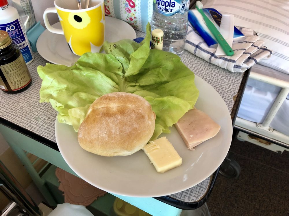 朝食